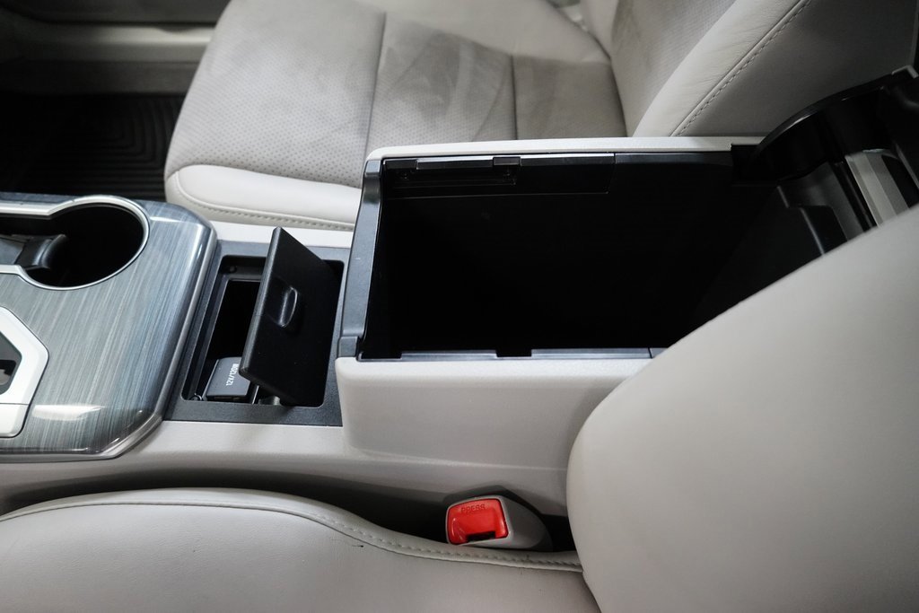 Used 2014 Toyota Camry XLE image 23