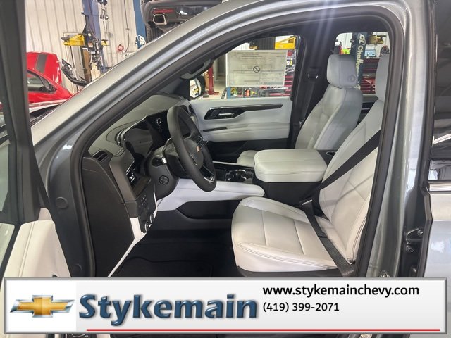 New 2026 Chevrolet Suburban Premier image 15
