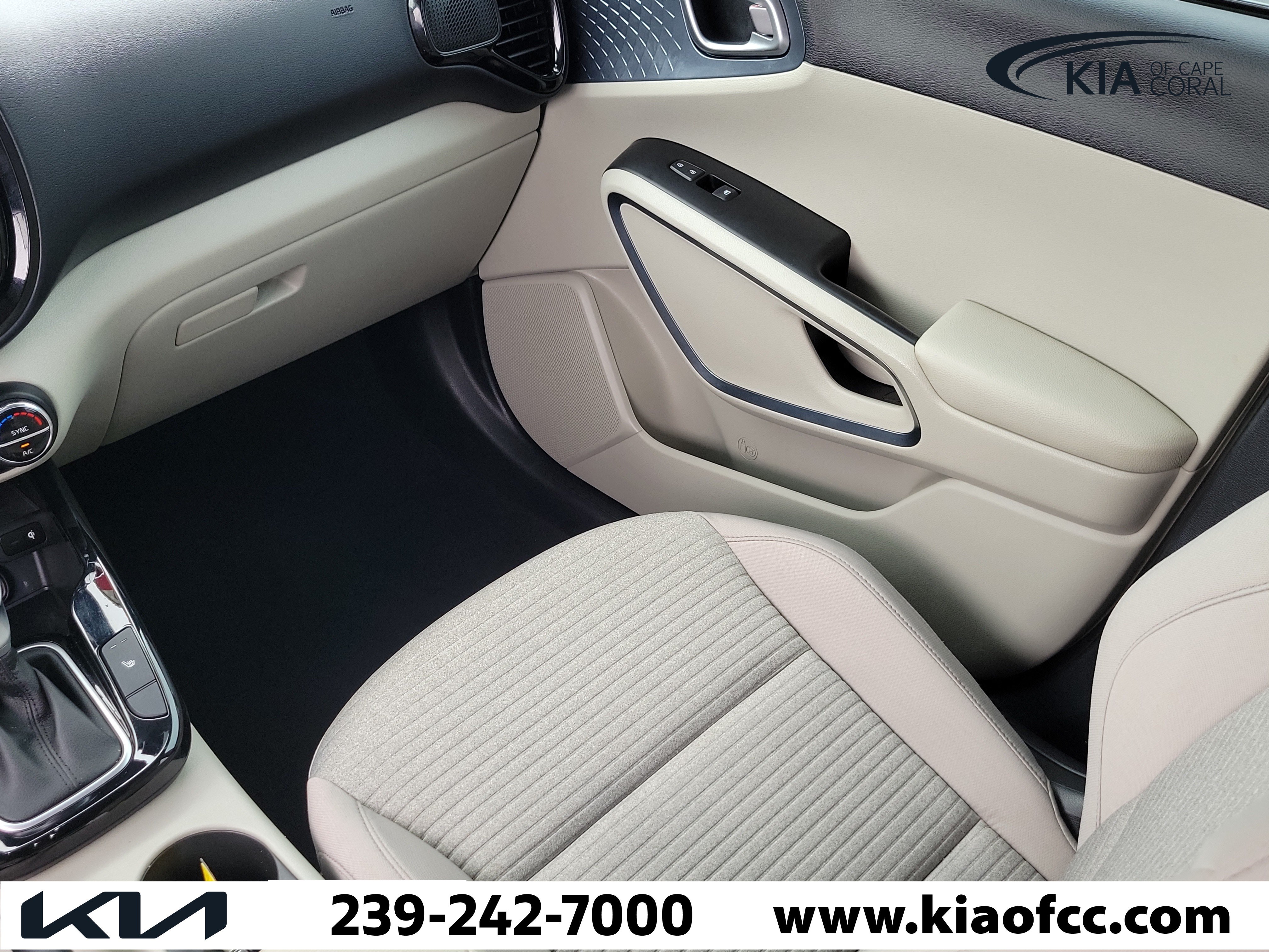 Certified 2025 Kia Soul EX FWD image 18