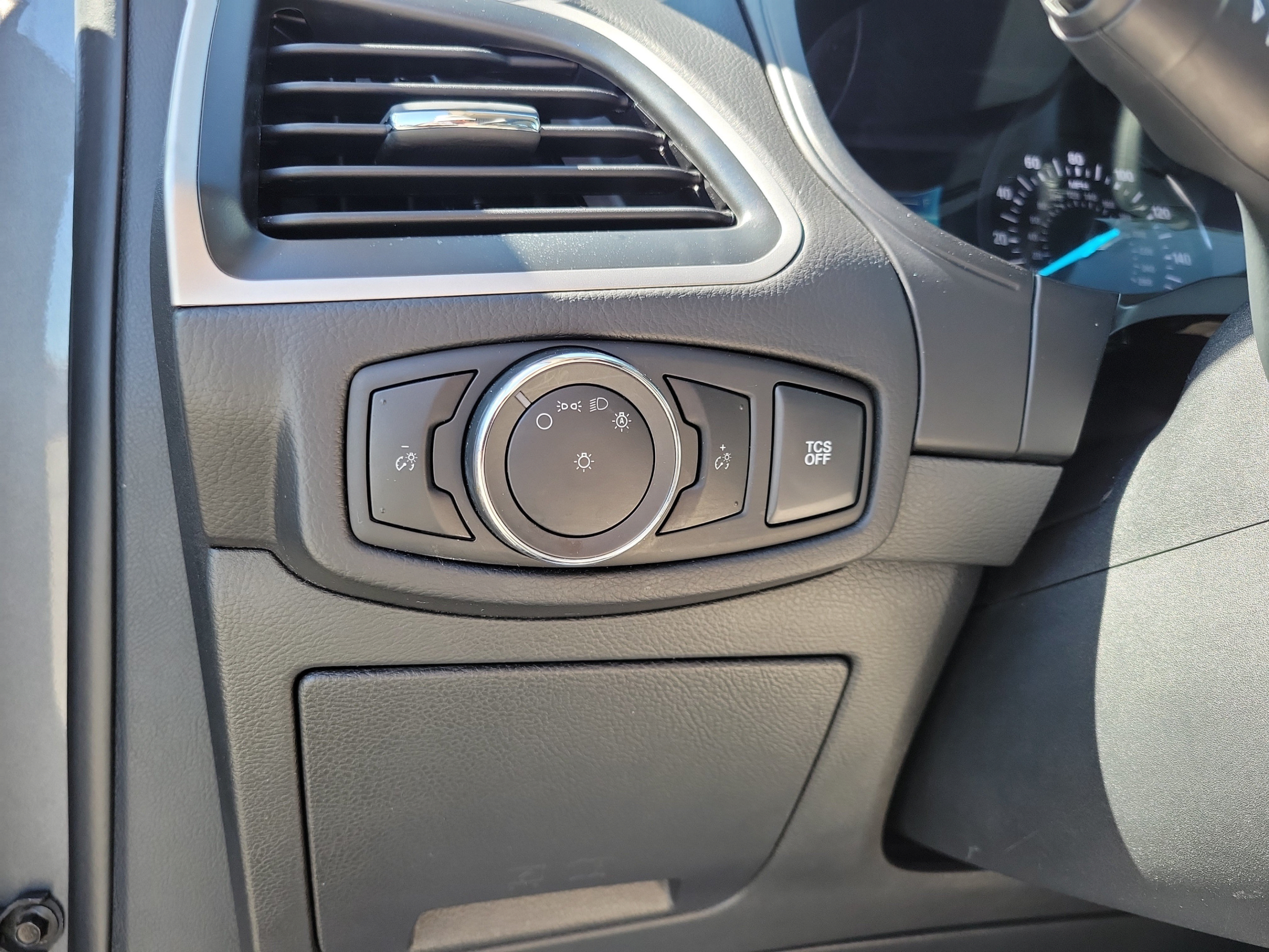 Used 2024 Ford Edge SEL AWD/4WD image 19
