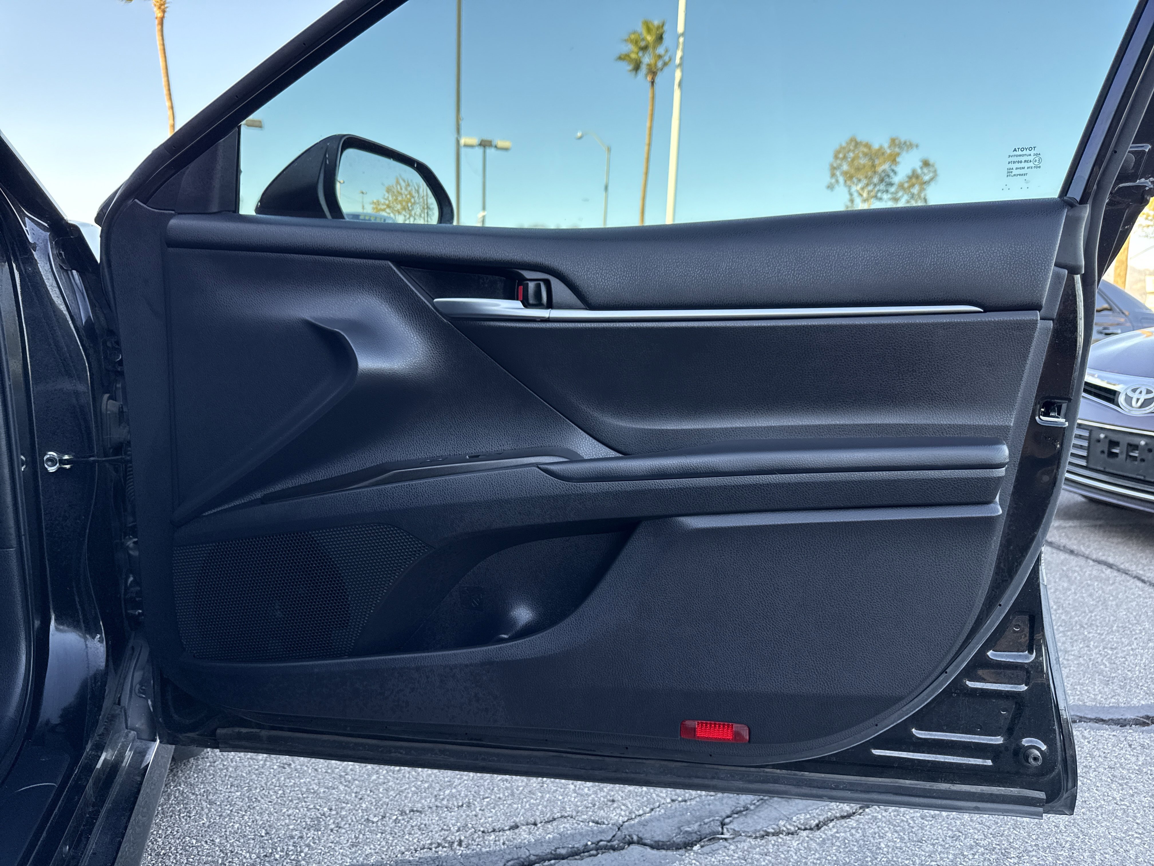 Used 2022 Toyota Camry LE image 30