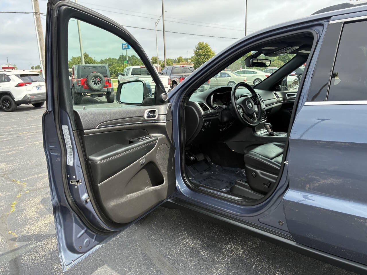 Used 2019 Jeep Grand Cherokee Limited AWD/4WD image 9
