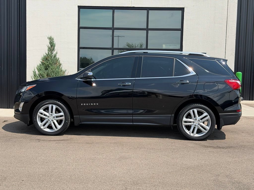 Used 2020 Chevrolet Equinox Premier AWD/4WD image 2