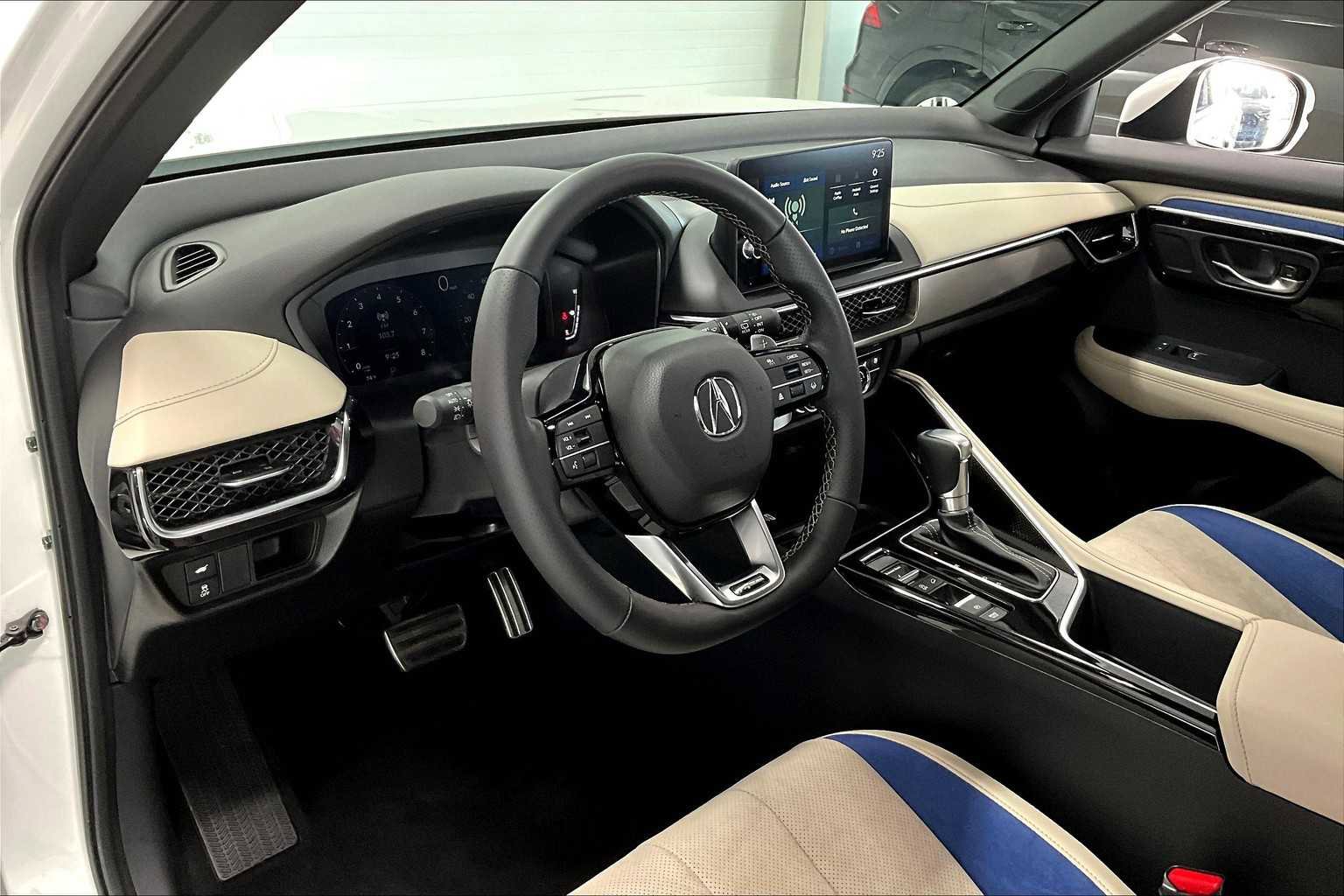 Used 2025 Acura ADX A-Spec image 2