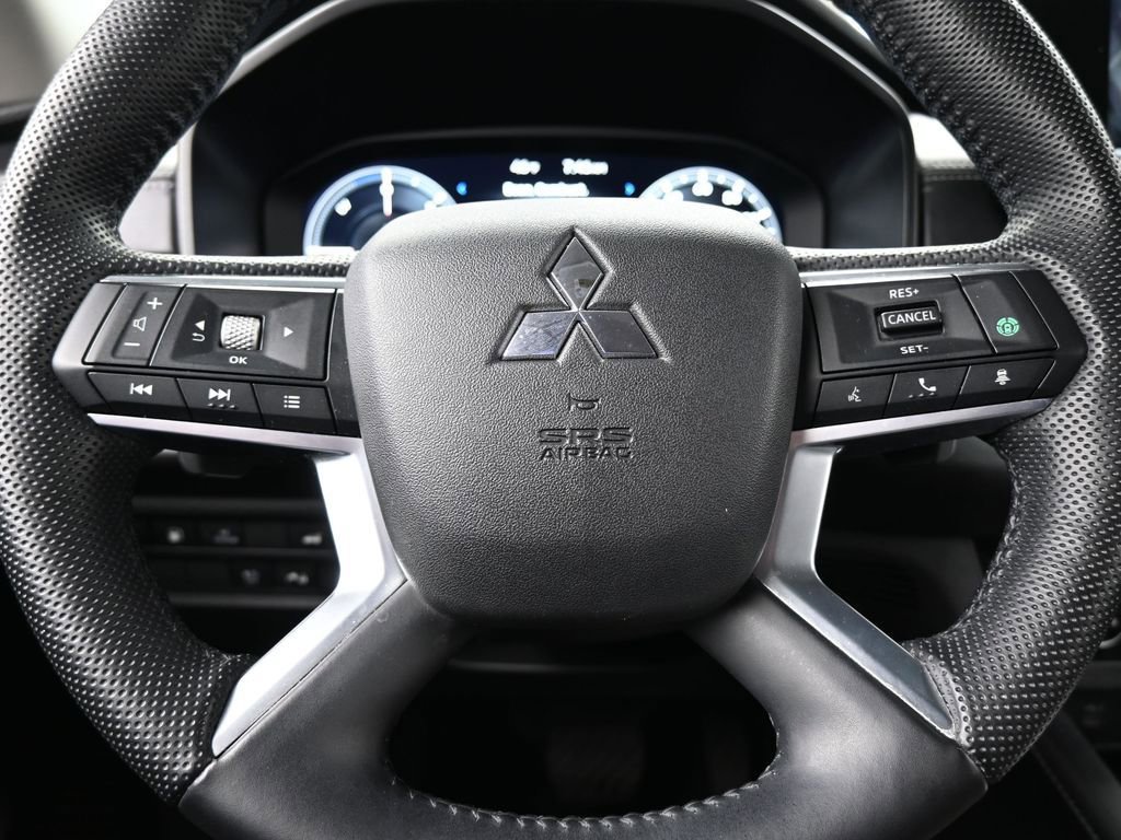 Used 2023 Mitsubishi Outlander SEL image 36
