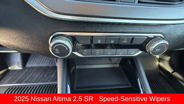Used 2025 Nissan Altima 2.5 SR AWD/4WD image 14