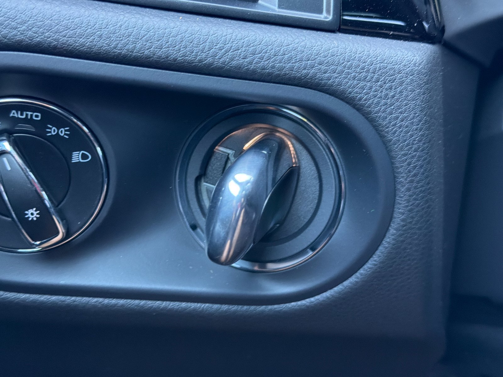 New 2026 Porsche Macan AWD/4WD image 23