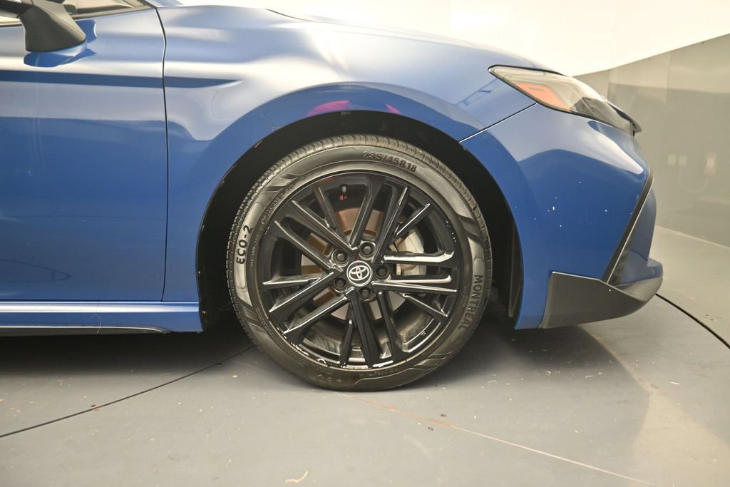 Used 2025 Toyota Camry SE w/ Convenience Package FWD image 5