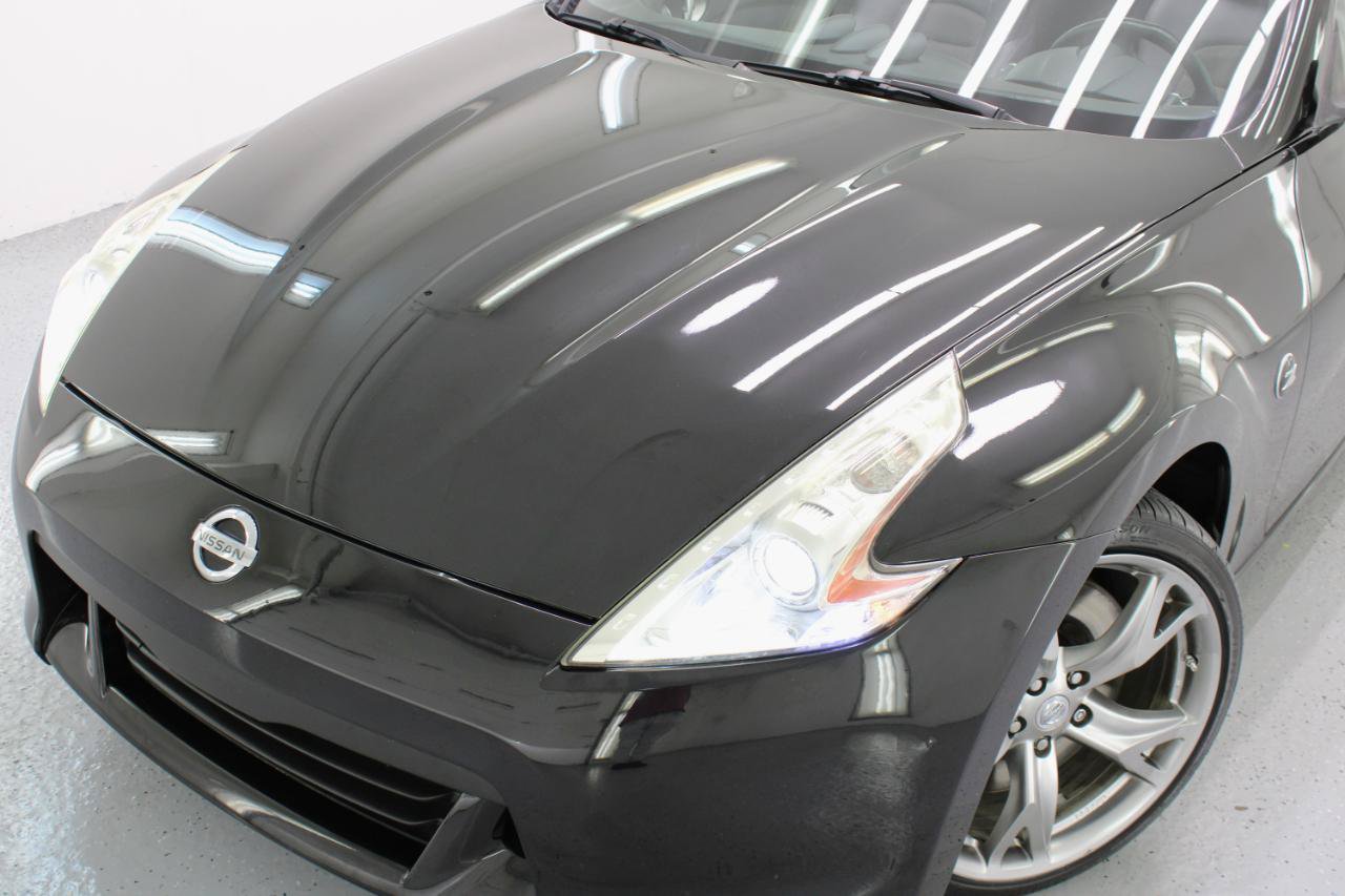 Used 2010 Nissan 370Z Touring w/ Sport Pkg RWD image 17