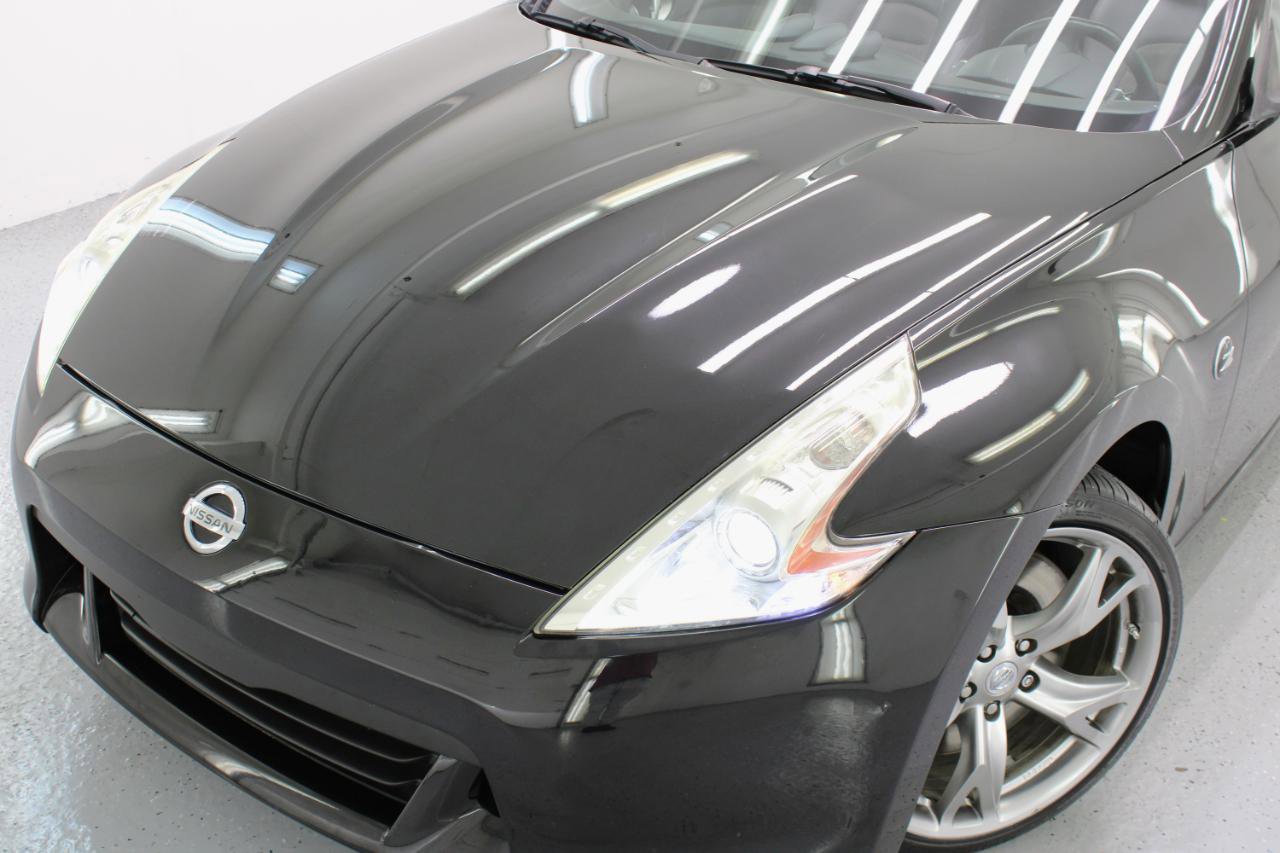 Used 2010 Nissan 370Z Touring w/ Sport Pkg RWD image 17