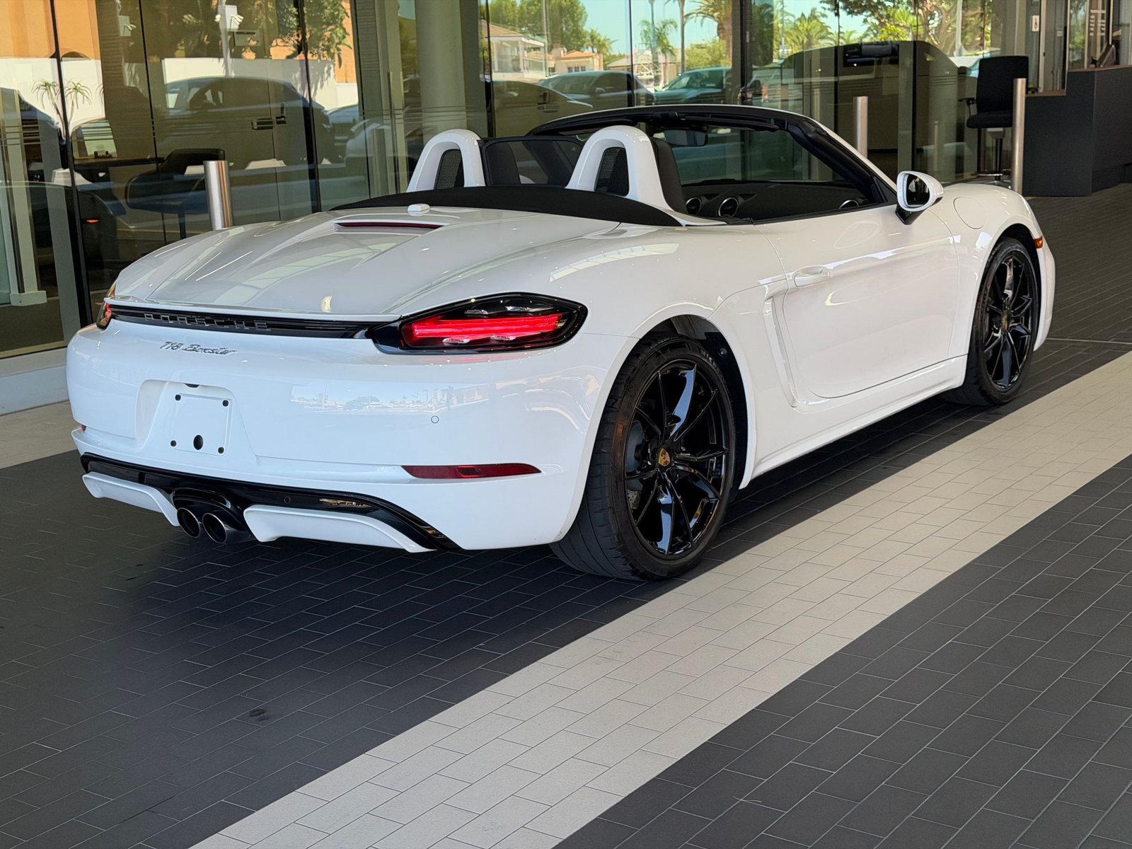 Certified 2022 Porsche 718 Boxster w/ Premium Package RWD image 10