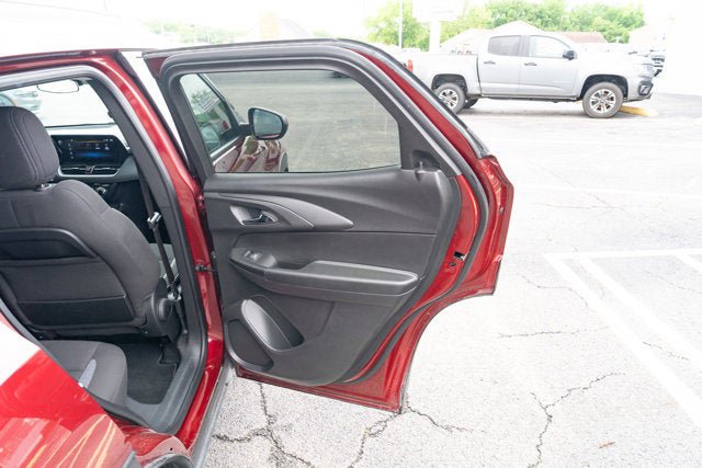 Used 2025 Chevrolet TrailBlazer LT FWD image 12