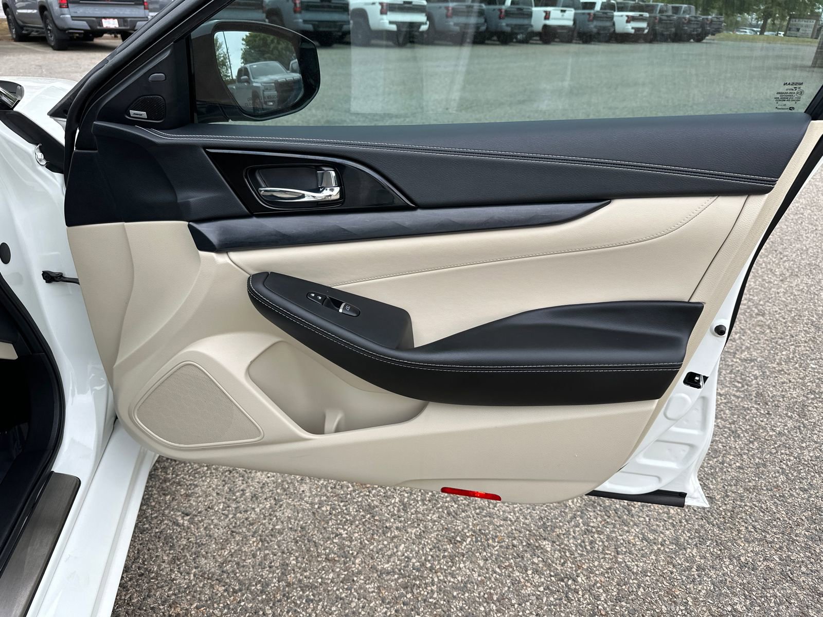 Used 2023 Nissan Maxima Platinum w/ Sport Mat Group image 12