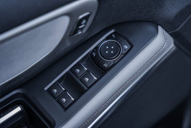 Used 2025 Ford Expedition Active image 57