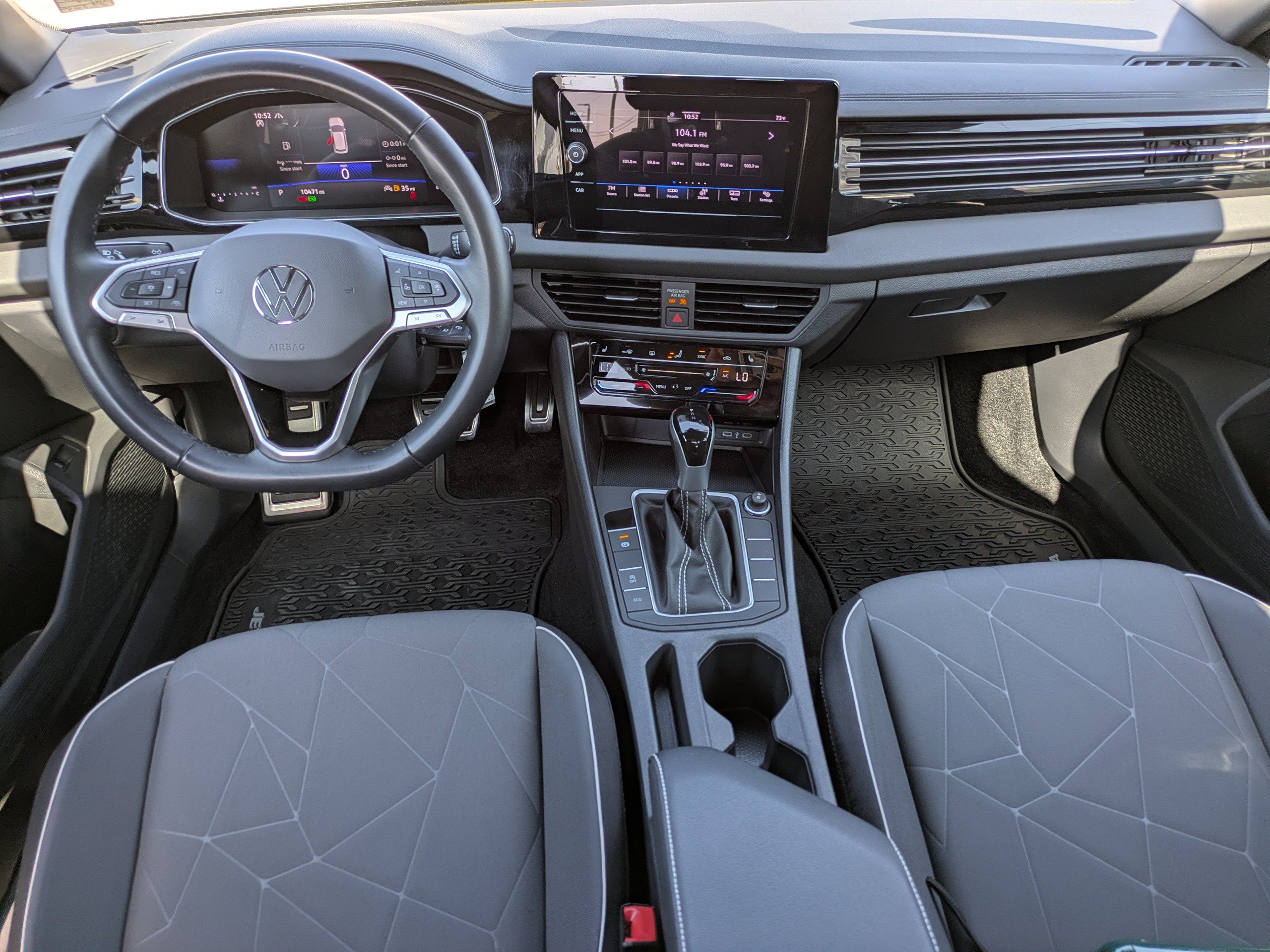 Certified 2025 Volkswagen Jetta Sport image 14