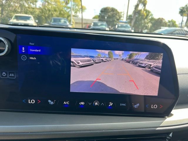 Used 2025 Chevrolet Traverse LT image 25