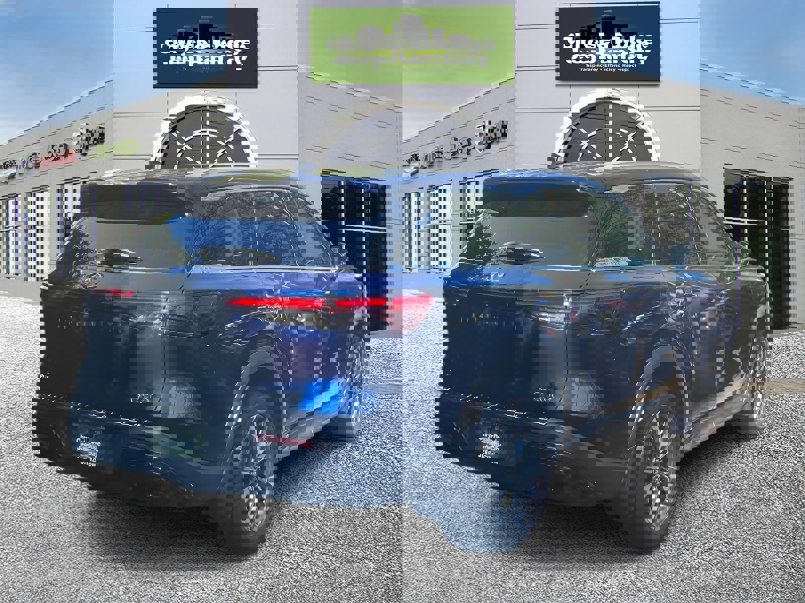 Used 2023 INFINITI QX60 Luxe w/ Cargo Package image 5