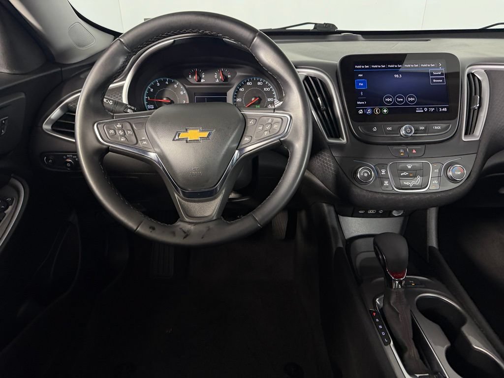 Used 2025 Chevrolet Malibu RS FWD image 11