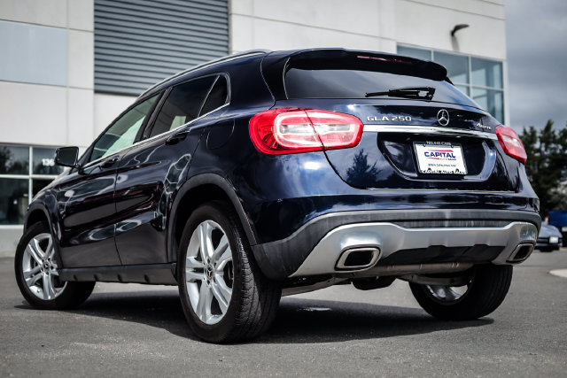 Used 2019 Mercedes-Benz GLA 250 4MATIC w/ Premium Package image 19
