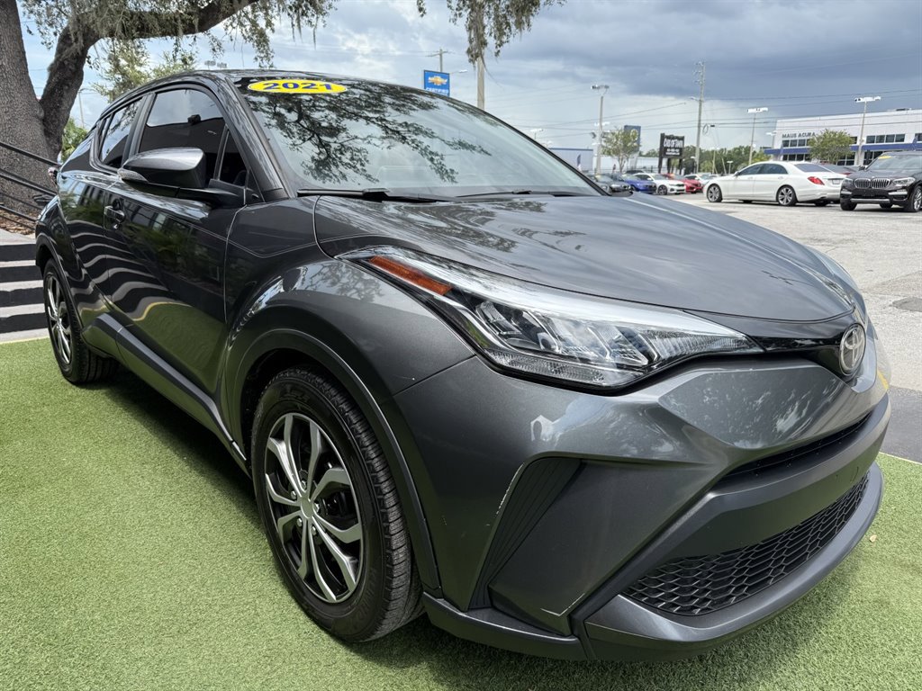 Used 2021 Toyota C-HR LE image 3