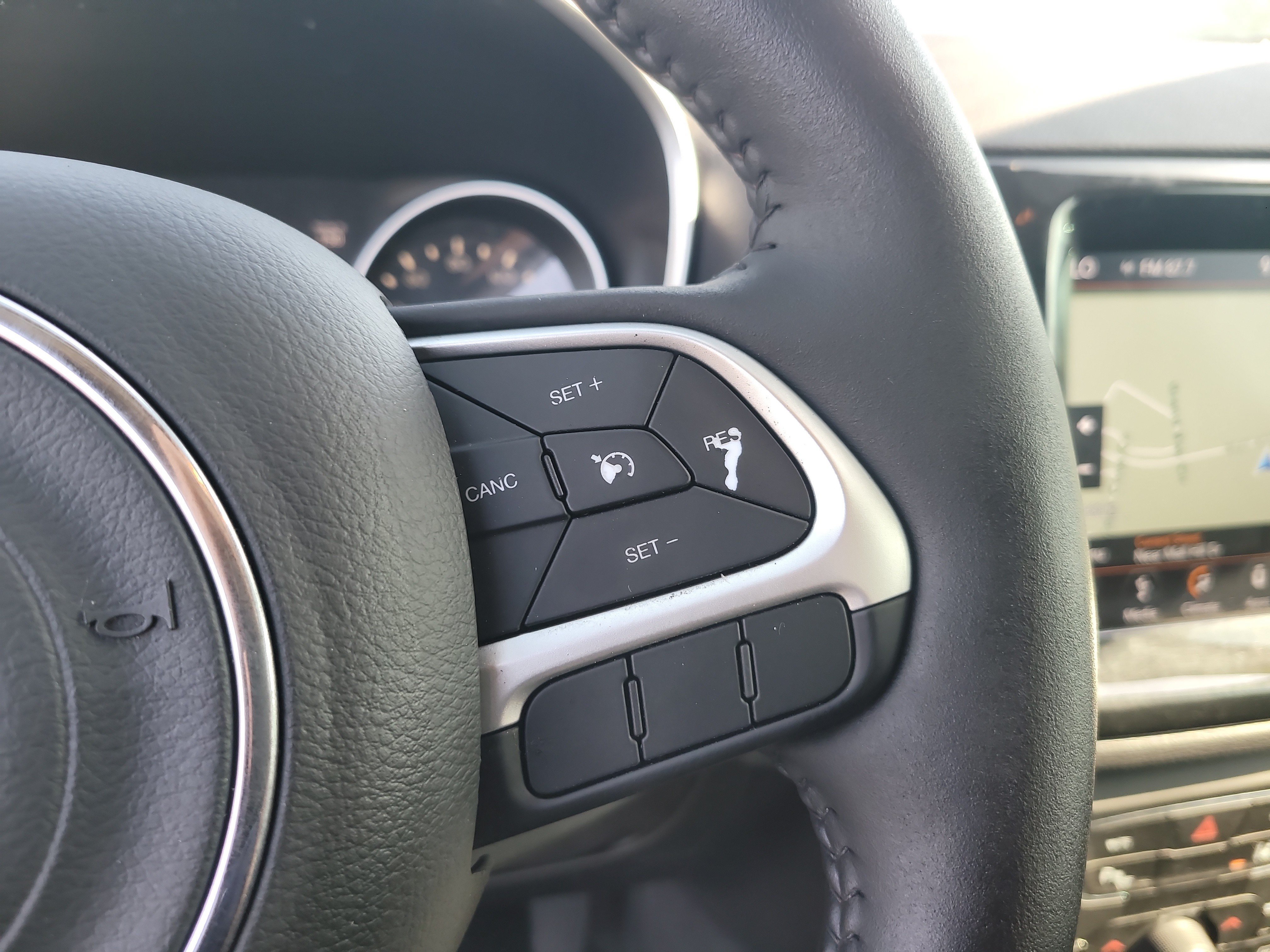 Used 2018 Jeep Compass Limited w/ Navigation Group AWD/4WD image 27