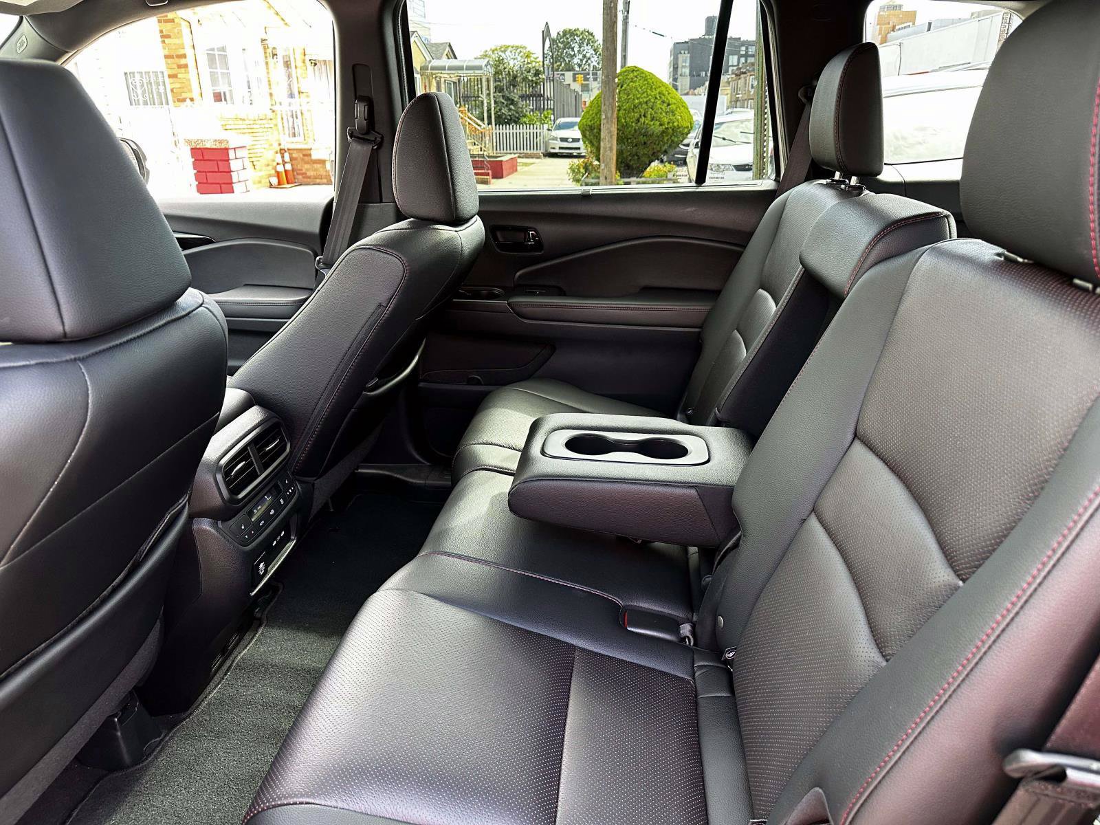 Used 2024 Honda Passport Black Edition image 18
