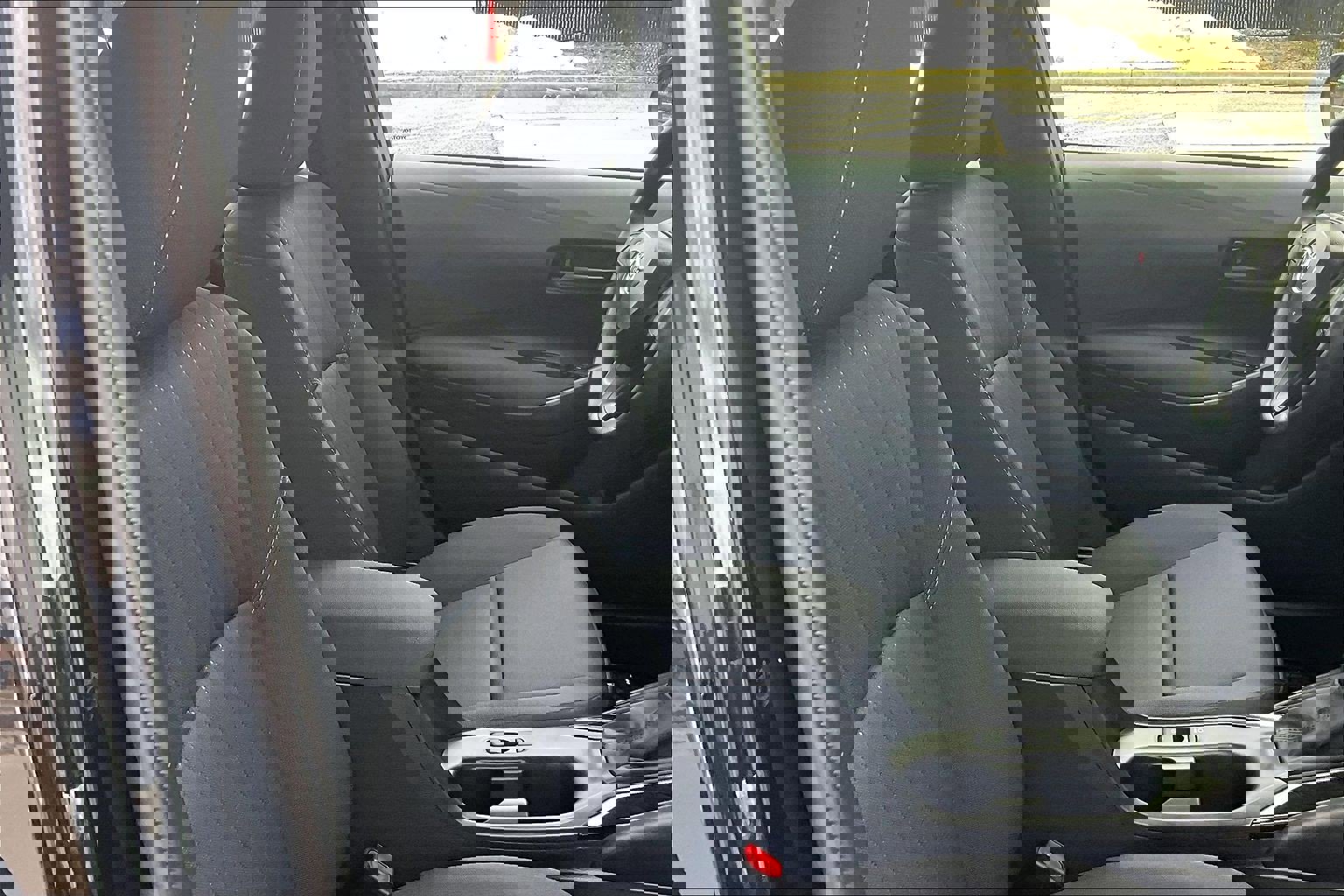 Used 2025 Toyota Corolla LE image 9