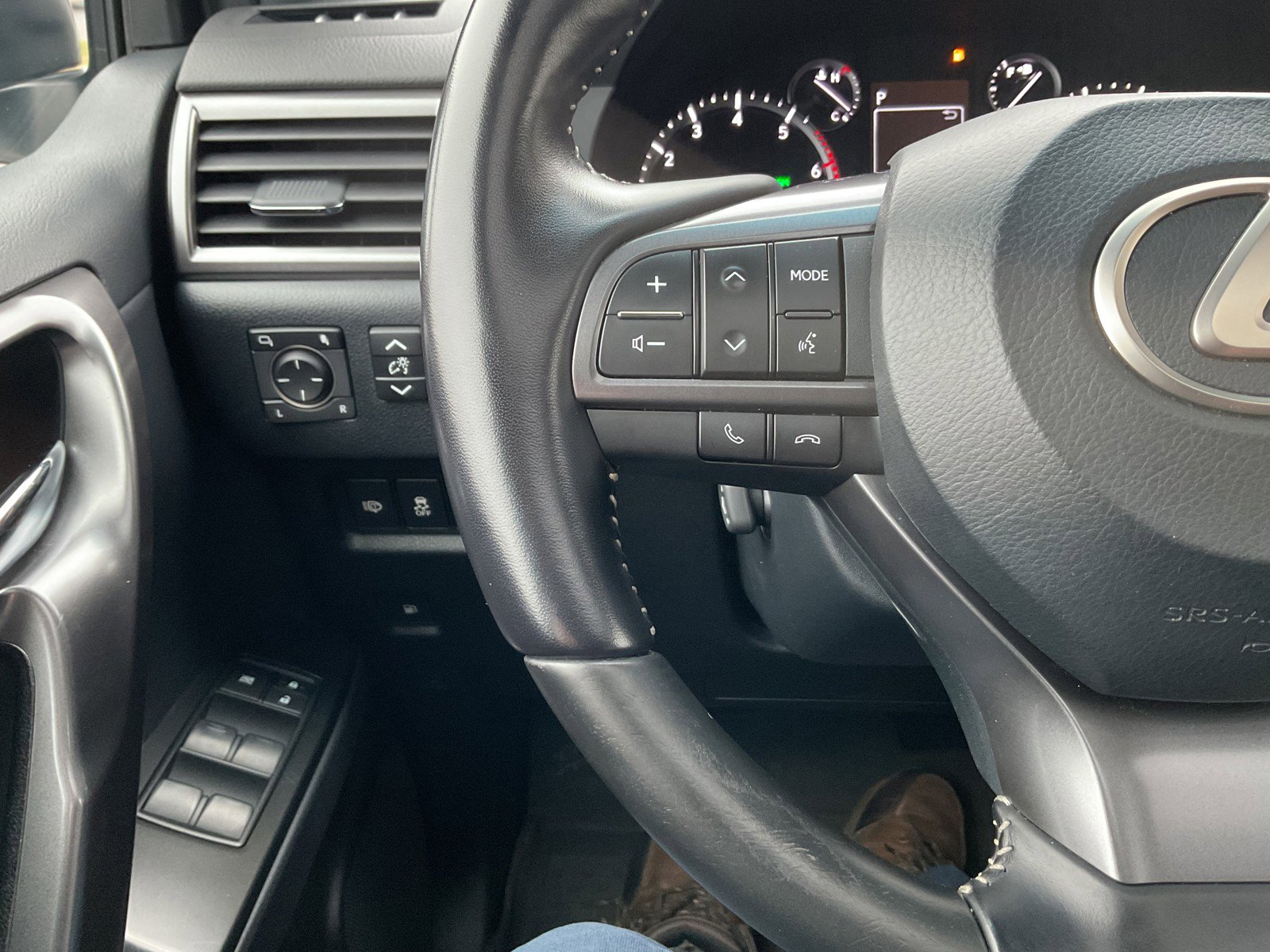 Used 2022 Lexus GX 460 image 25