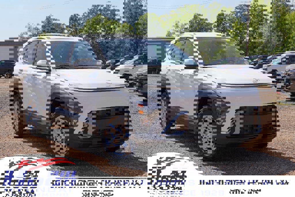 New 2026 Hyundai Kona SE image 1