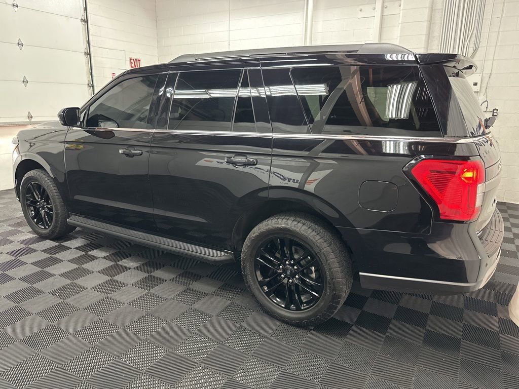 Used 2024 Ford Expedition XLT AWD/4WD image 6