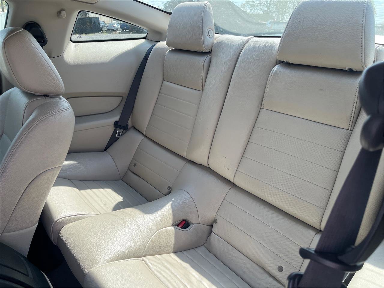 Used 2011 Ford Mustang GT Premium w/ Security Pkg RWD image 10