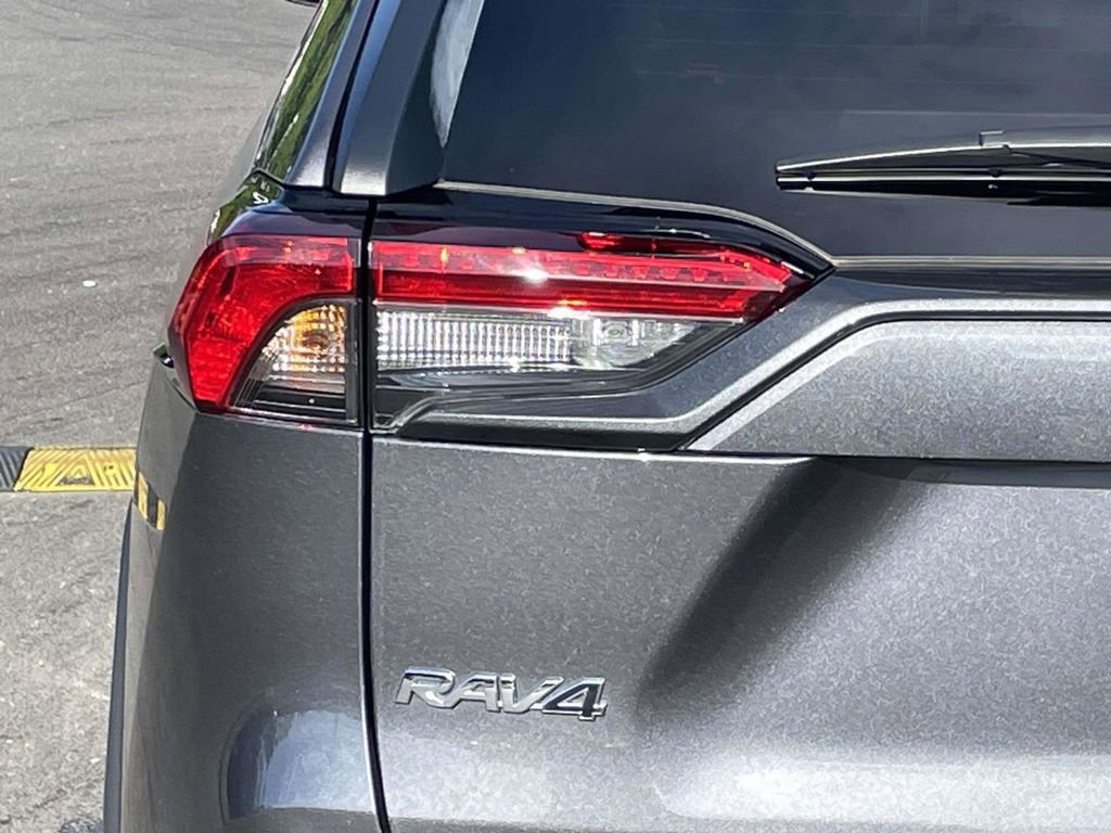 Used 2025 Toyota RAV4 XLE w/ Convenience Package FWD image 20