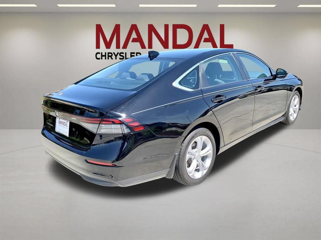 Used 2025 Honda Accord LX image 6