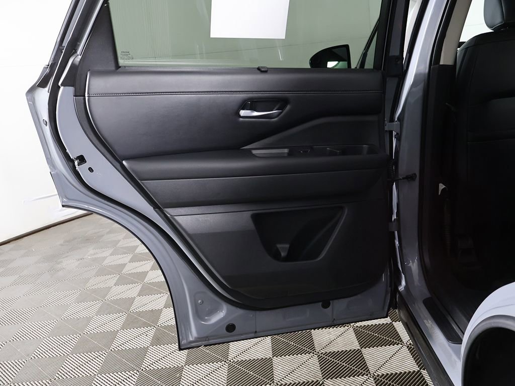 Used 2024 Nissan Pathfinder SL w/ SL Premium Package AWD/4WD image 27