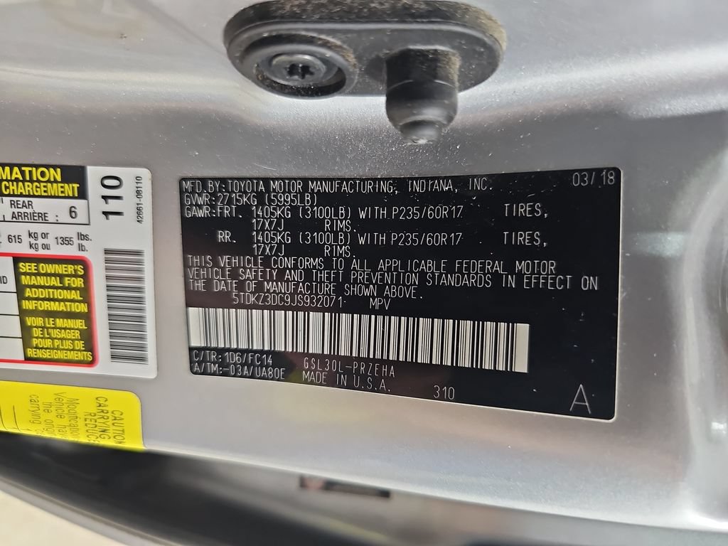 Used 2018 Toyota Sienna LE w/ Carpet Mat Package FWD image 41