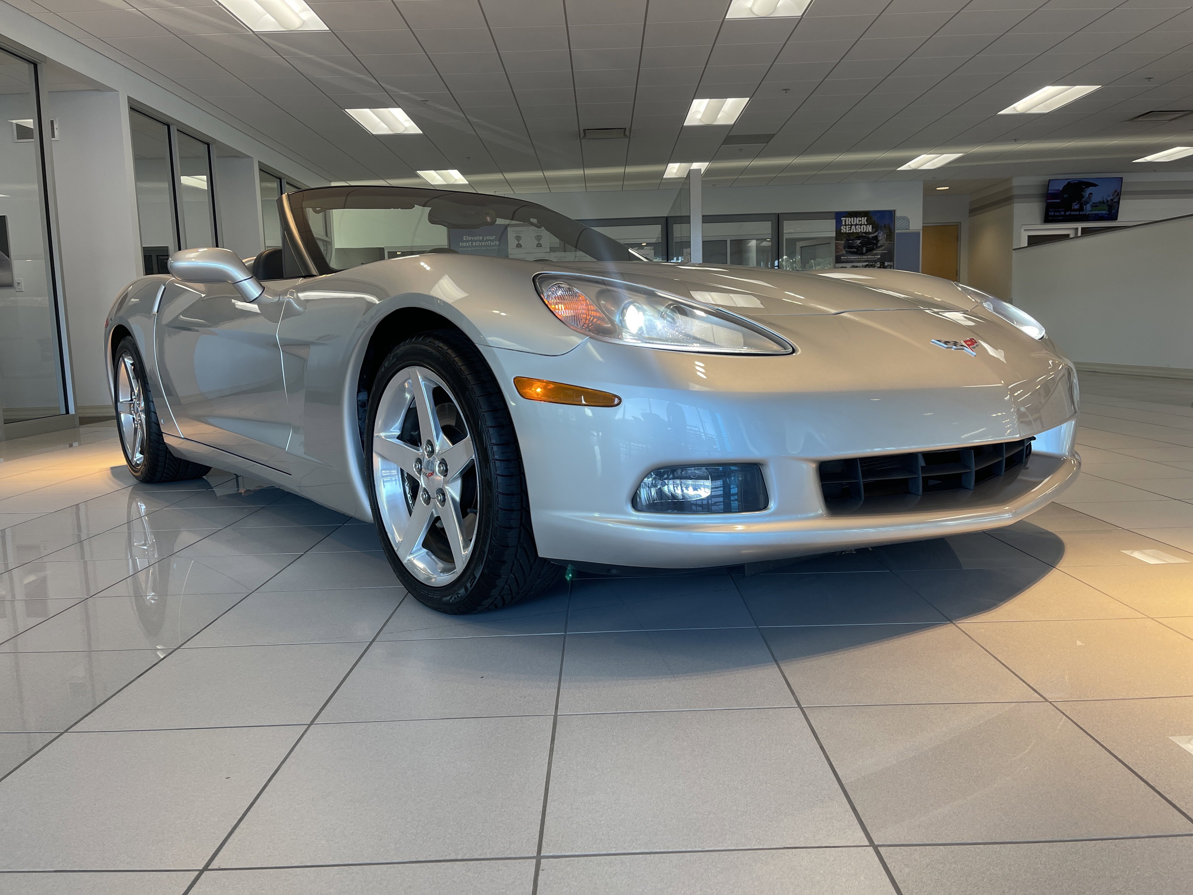 Used 2006 Chevrolet Corvette Convertible w/ Preferred Equipment Group image 7
