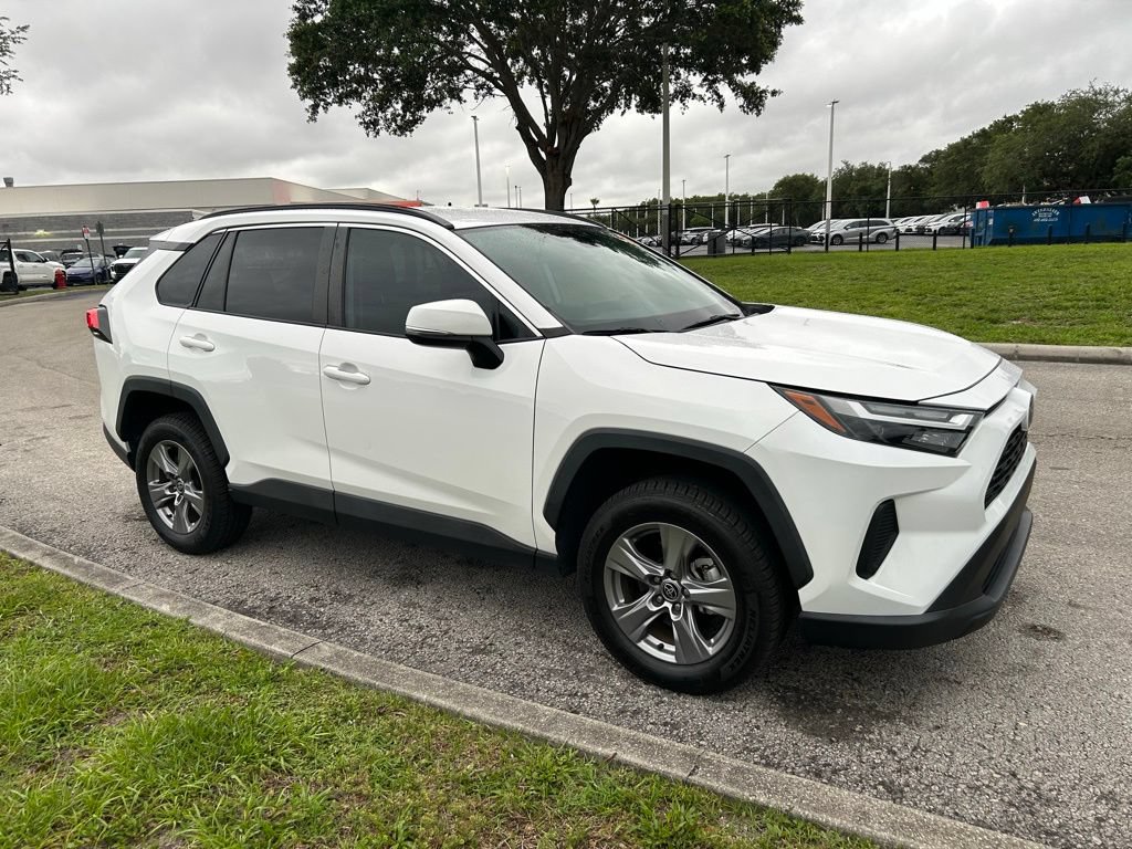 Used 2022 Toyota RAV4 XLE FWD image 8