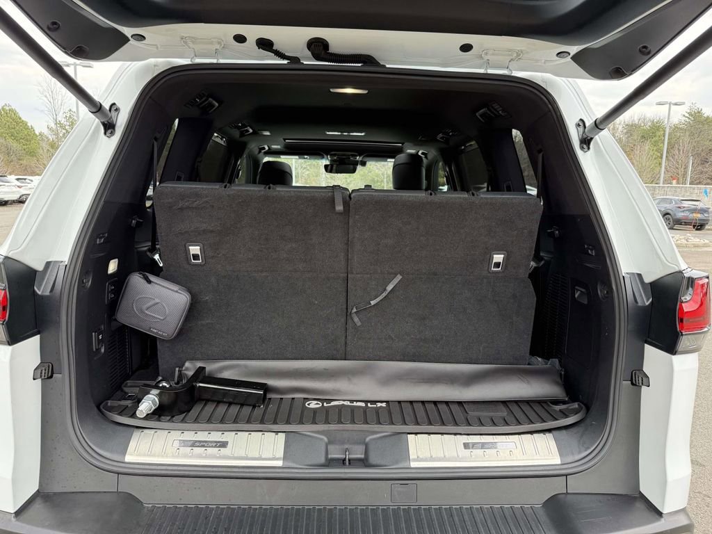 Used 2024 Lexus LX 600 F Sport image 29