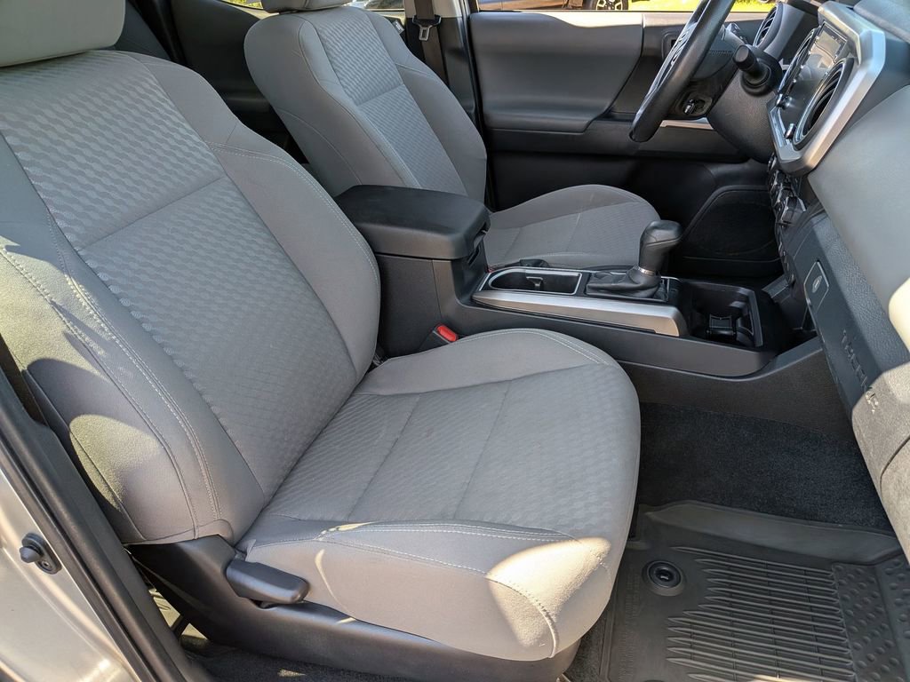Used 2023 Toyota Tacoma SR5 RWD image 28