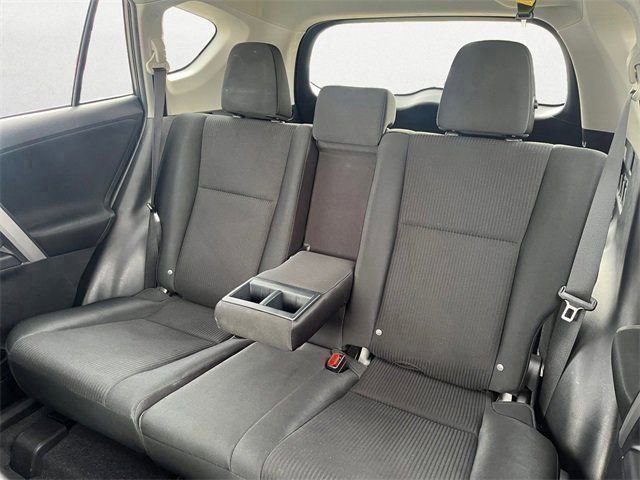 Used 2016 Toyota RAV4 LE image 18