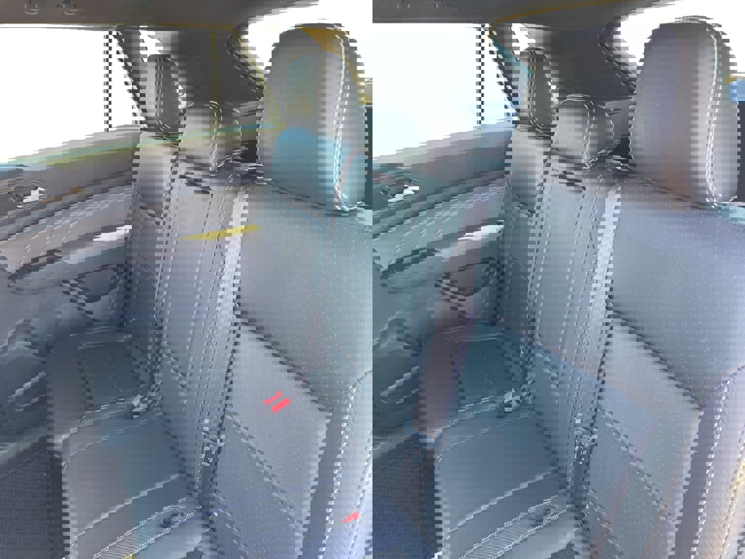 Used 2021 Volkswagen Atlas Cross Sport SE image 16