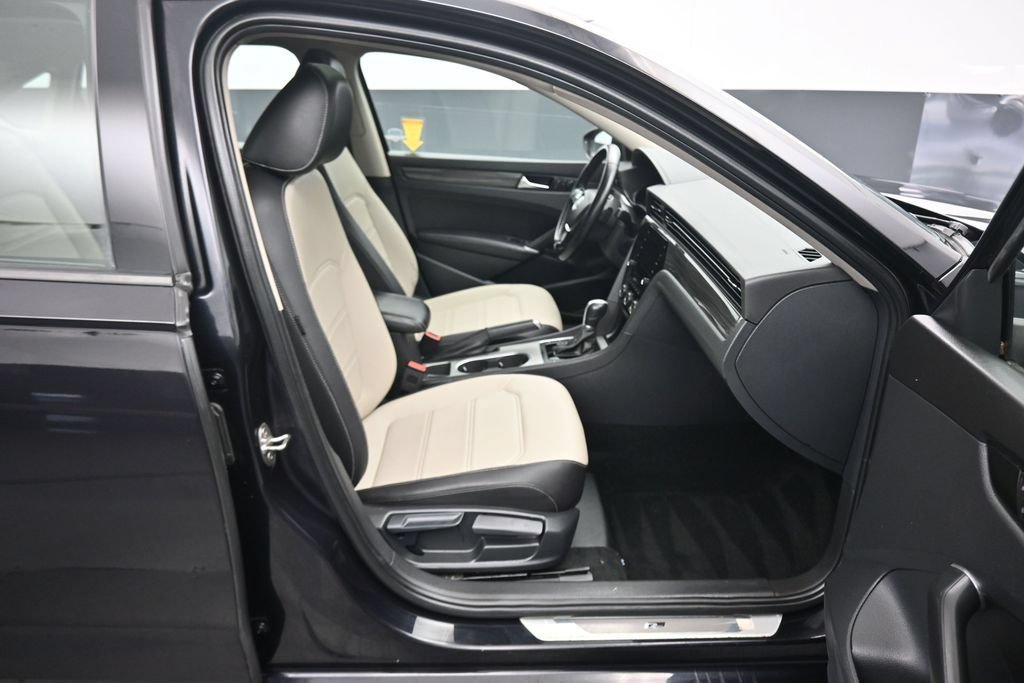 Used 2020 Volkswagen Passat 2.0T R-Line FWD image 44