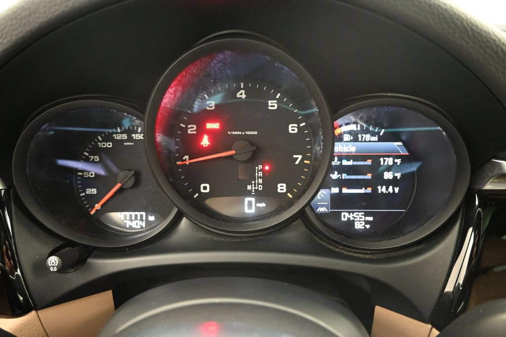 Certified 2021 Porsche Macan AWD/4WD image 14