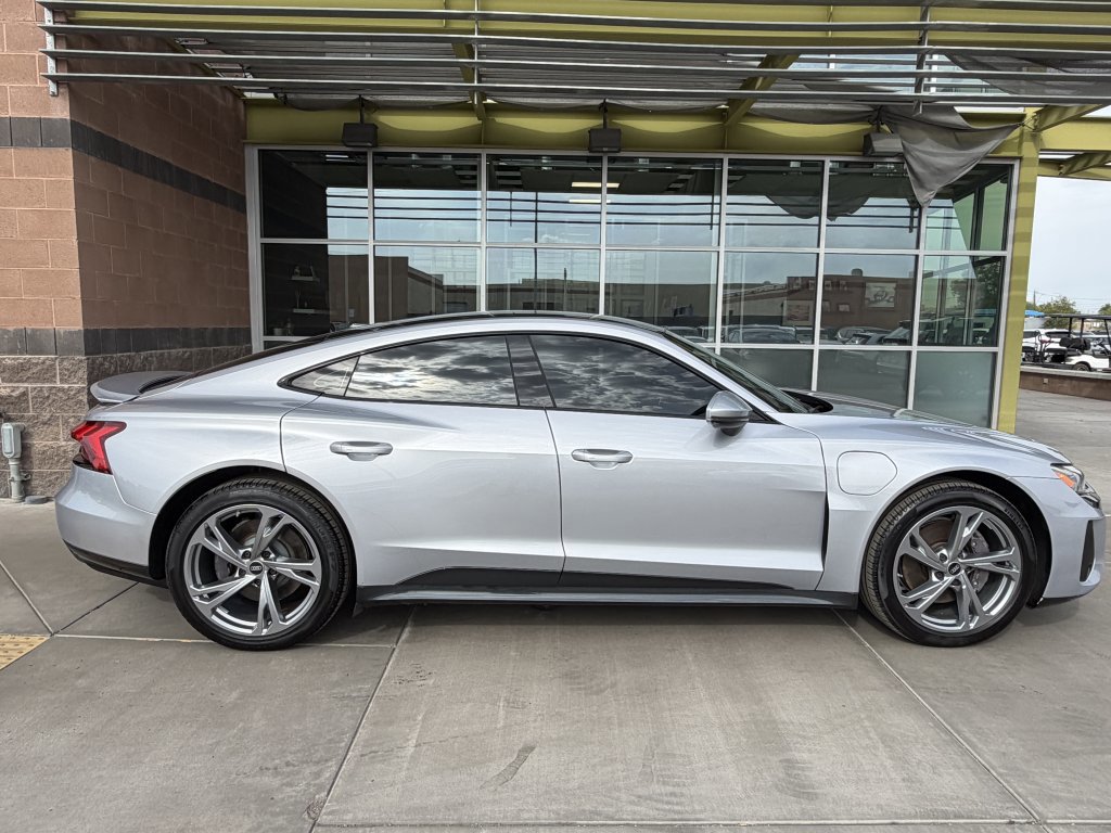 Used 2022 Audi e-tron GT Premium Plus AWD/4WD image 9