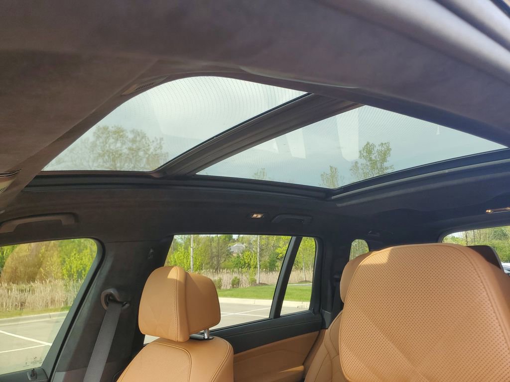 Used 2024 BMW X7 xDrive40i w/ Executive Package AWD/4WD image 12
