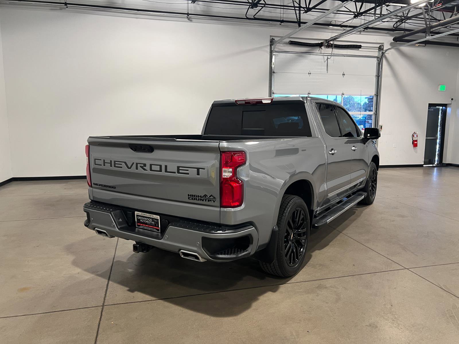 Used 2023 Chevrolet Silverado 1500 High Country w/ High Country Premium Package image 3