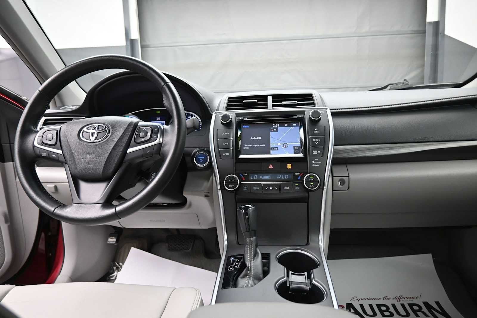 Used 2015 Toyota Camry XLE FWD image 12