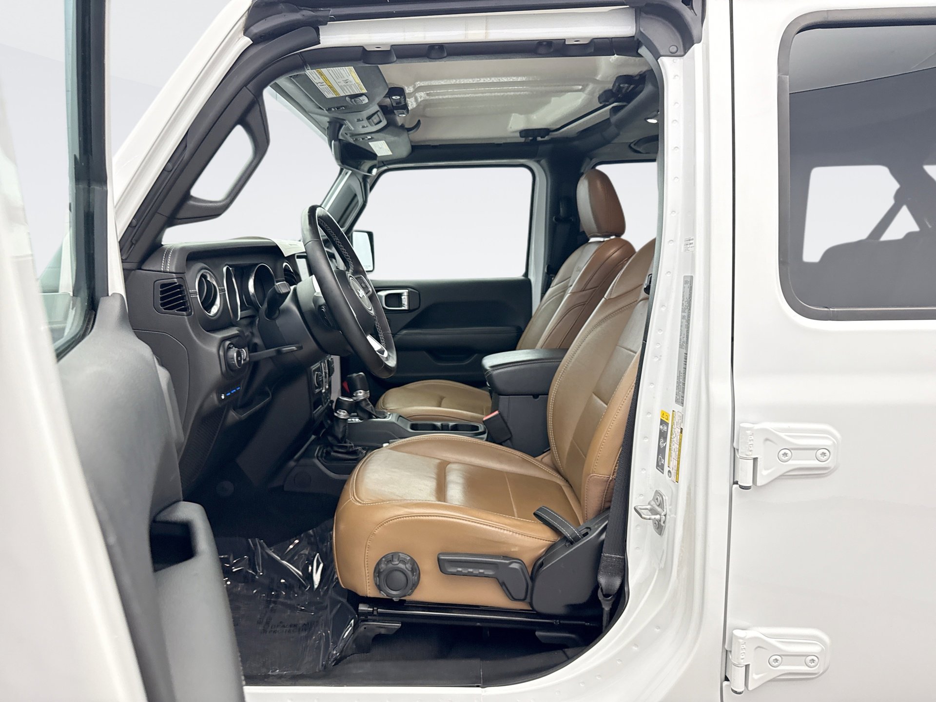 Used 2022 Jeep Wrangler Unlimited Sahara w/ Cold Weather Group image 10