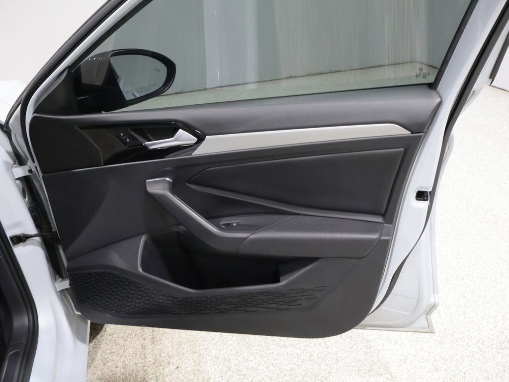 Used 2019 Volkswagen Jetta R-Line image 23