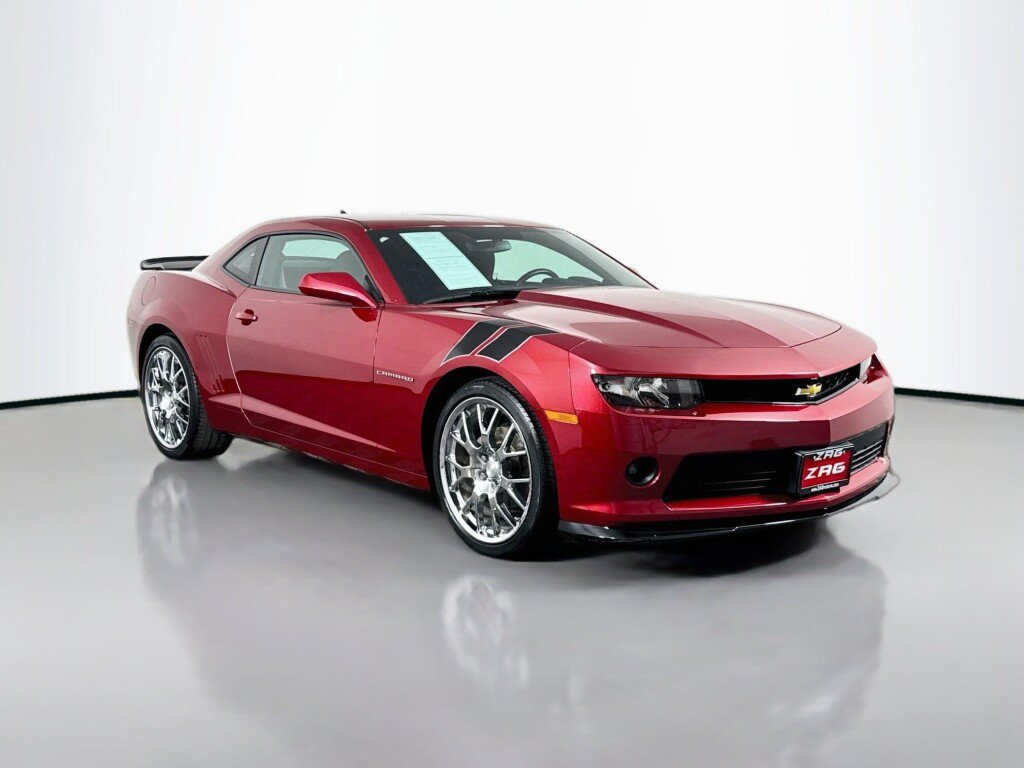 Used 2015 Chevrolet Camaro LT w/ LPO, Black Appearance Package RWD image 7